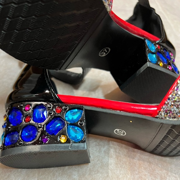 NWOT - Sequins Sandals in Red (US 6.5) - Picture 6 of 8